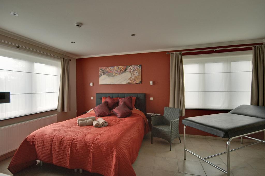 B&B Noord-Zuid Zonhoven Ngoại thất bức ảnh
